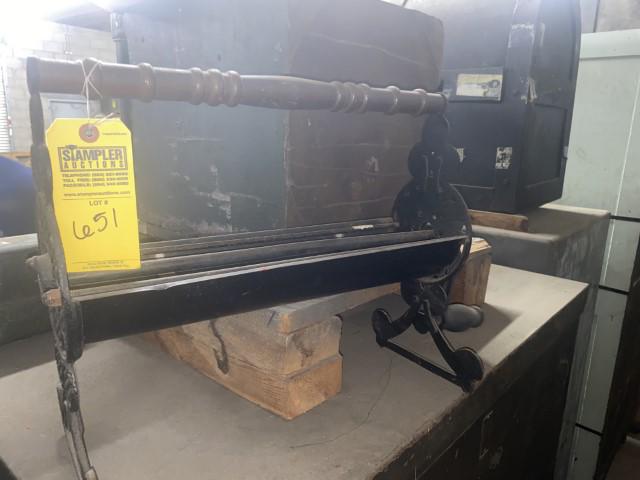 CAST IRON HOLDER (1 of 3)