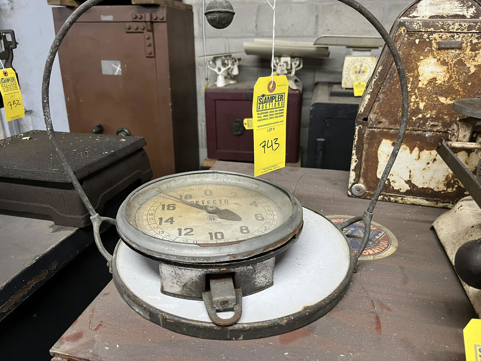 FISH SCALE - DETECTO - 31S SERIES - 60LB CAPACITY (1 of 2)