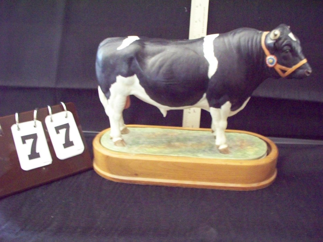 ROYAL WORCESTER 5014F HOLSTEIN-FRIESIAN BULL 1964 DORIS: ROYAL WORCESTER 5014F HOLSTEIN-FRIESIAN BULL 1964 DORIS LINDNER - 8''x10''