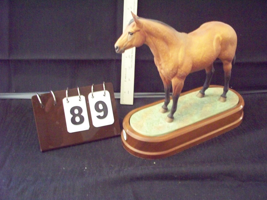 ROYAL WORCESTER W-6 AMERICAN REGISTERED QUARTERHORSE 19: ROYAL WORCESTER W-6 AMERICAN REGISTERED QUARTERHORSE 1962 DORIS LINDNER - 10''x10''