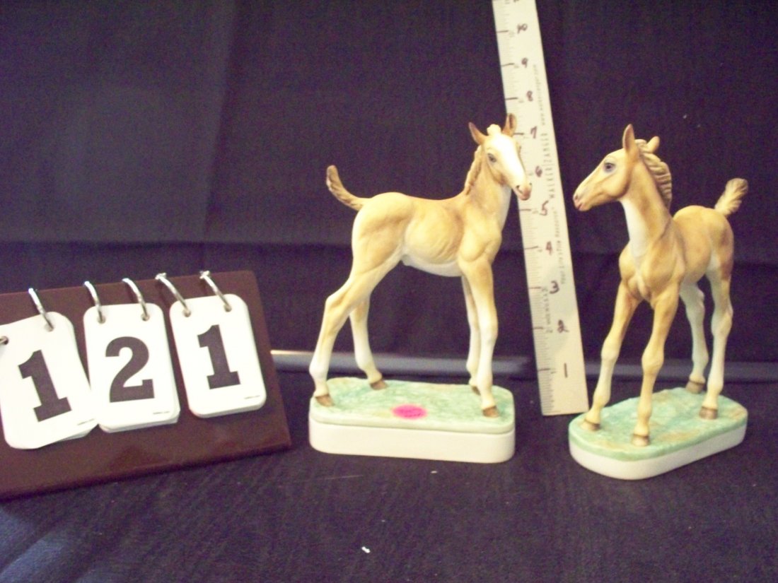 2-ROYAL WORCESTER HORSES DORIS LINDNER - 2 THOROUGHBRED: 2-ROYAL WORCESTER HORSES DORIS LINDNER - 2 THOROUGHBRED FOALS 1980