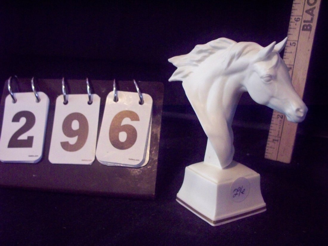 ROYAL WORCESTER HORSE HEAD - PHAETON - 5'' TALL: ROYAL WORCESTER HORSE HEAD - PHAETON - 5'' TALL