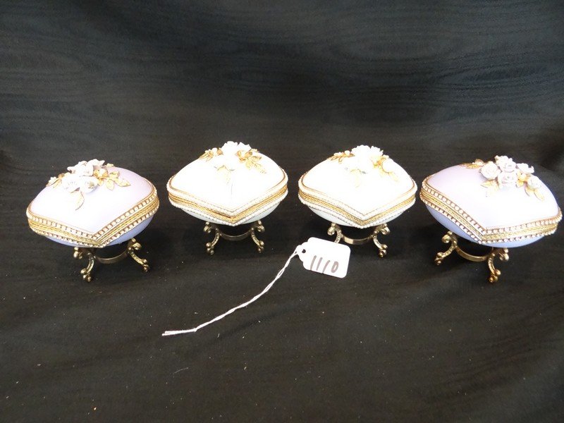 LOT OF 4 PASTEL EGGS - PORCELAIN ROSE TOPS - 2 PURPLE /: LOT OF 4 PASTEL EGGS - PORCELAIN ROSE TOPS - 2 PURPLE / 2 WHITE (ONE WHITE CRACKED) - WITH STANDS