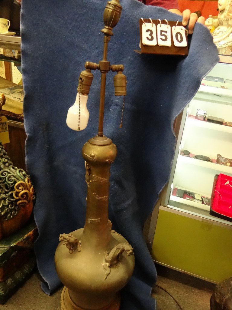 BRONZE FLOOR LAMP - WITH FOO DRAGONS ON BASE - FITTING: BRONZE FLOOR LAMP - WITH FOO DRAGONS ON BASE - FITTING FOR 2 BULBS - 42'' TALL (NO SHADE)