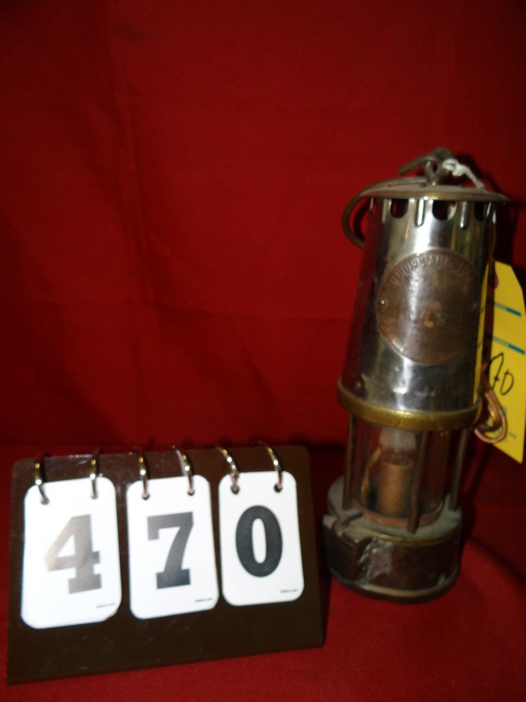 LANTERN - CONVERTED TO LAMP - PROJECTOR LAMP LIGHTING: LANTERN - CONVERTED TO LAMP - PROJECTOR LAMP LIGHTING COMPANY - 9.5'' TALL