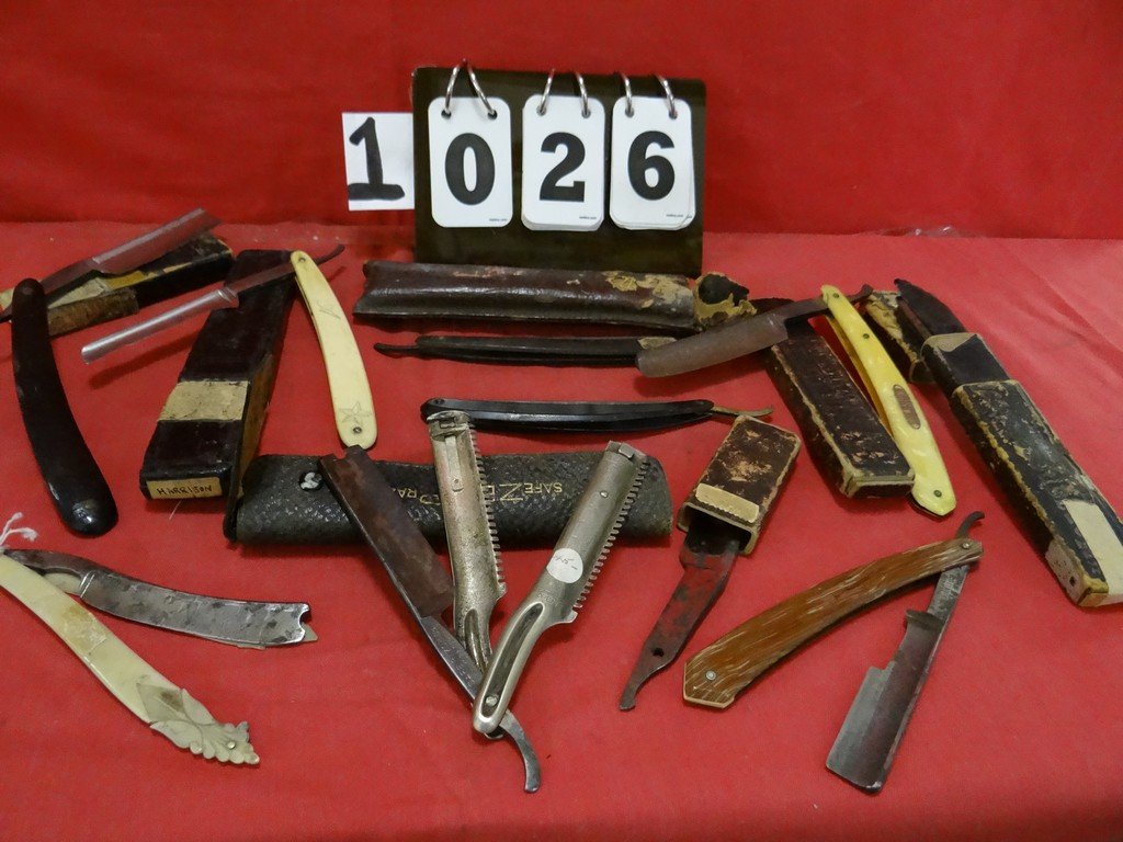 LOT OF 10 - ASSORTED BARBER RAZORS - ALL BUT ONE WITH: LOT OF 10 - ASSORTED BARBER RAZORS - ALL BUT ONE WITH CASES (FAIR TO GOOD CONDITION)