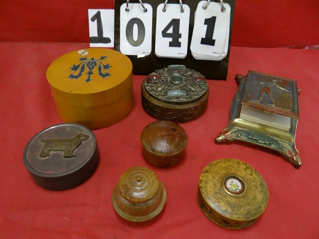 LOT OF 7 - ASSORTED PILL/JEWELRY BOX - WOOD/METAL - 1: LOT OF 7 - ASSORTED PILL/JEWELRY BOX - WOOD/METAL - 1 WITH JEWELS ON TOP - 1 METAL SCRATCHPAD HOLDER