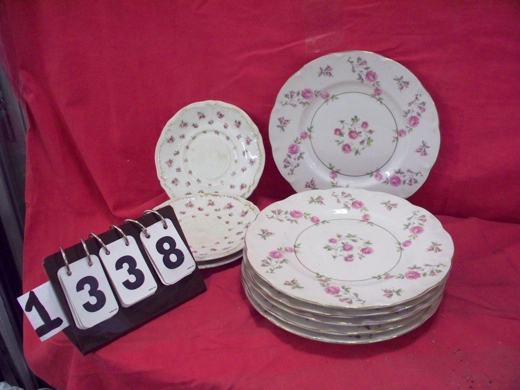 LOT OF 9 - THEODORE HAVILAND - 3 SAUCERS(WILTON: LOT OF 9 - THEODORE HAVILAND - 3 SAUCERS(WILTON PATTERN) 6'' - 6 PLATES(DELWARE PATTERN) 9''