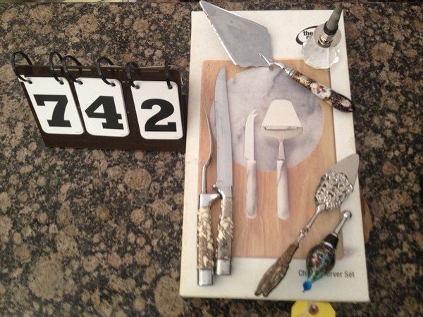 LOT OF 9 PIECES - 3 PIECE CHEESE SET (NEW IN BOX) /: LOT OF 9 PIECES - 3 PIECE CHEESE SET (NEW IN BOX) / ITALIAN GLASS BOTTLE STOPPER / CRYSTAL BOTTLE STOPPER / A.E. LEWIS & CO. FLORAINE SHEFFIELD, ENGLAND CAKE KNIFE WITH CLOISONNE HANDLE / SERVING TONG