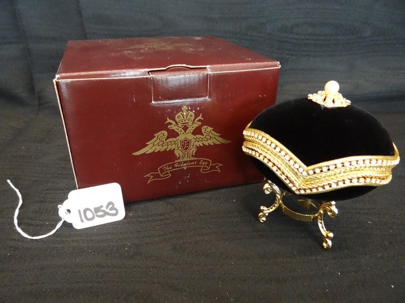 FABERGE EGG - THE FABULOUS EGG - BLACK VELVET / PEARL &: FABERGE EGG - THE FABULOUS EGG - BLACK VELVET / PEARL & DIAMOND TOP / DIAMOND TRIM / MUSIC - WITH STAND