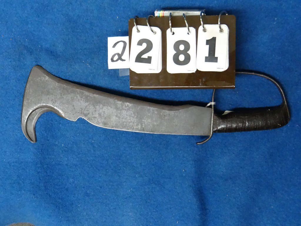 MACHETE - HOOKED EDGES - WOOD HANDLE - 12'' BLADE /: MACHETE - HOOKED EDGES - WOOD HANDLE - 12'' BLADE / 16.5'' OVERALL