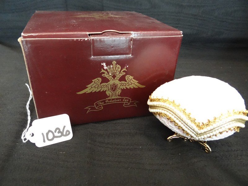 LOT OF 9 EGGS - THE FABULOUS EGG - FABERGE STYLE - WITH: LOT OF 9 EGGS - THE FABULOUS EGG - FABERGE STYLE - WITH STANDS /// PINK LACE - WHITE PEARL TRIM /// GOLD LACE - WHITE PEARL TRIM /// AQUA LACE - WHITE PEARL TRIM /// GOLD MESH - WHITE PEARL TRIM /// G
