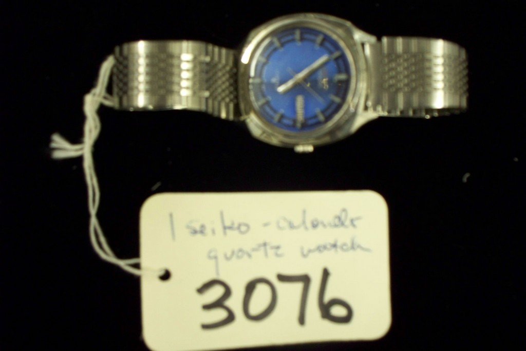 WATCH - SEIKO - MENS - QUARTZ / DAY-DATE / STAINLESS: WATCH - SEIKO - MENS - QUARTZ / DAY-DATE / STAINLESS STEEL