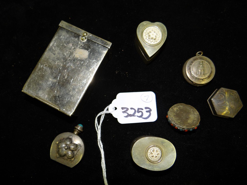 LOT OF 7 PIECES - 6- STERLING SILVER PILL BOXES WITH: LOT OF 7 PIECES - 6- STERLING SILVER PILL BOXES WITH INLAID STONES / 1- CIGARETTE CASE