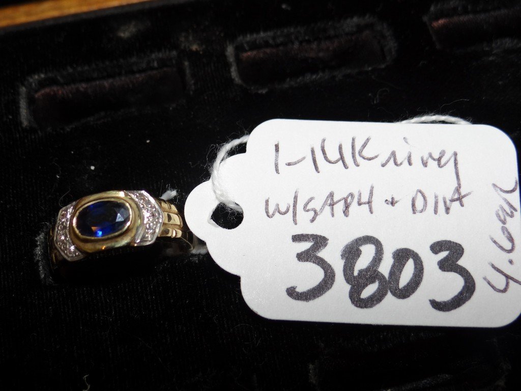 RING - 14K GOLD - SAPPHIRE .50CT / 6 DIAMONDS .15CTTW -: RING - 14K GOLD - SAPPHIRE .50CT / 6 DIAMONDS .15CTTW - 4.6G