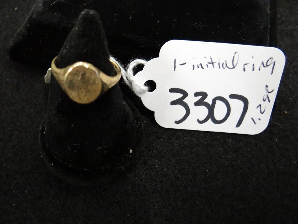 RING - 10K GOLD - INITIALS - 1.2G: RING - 10K GOLD - INITIALS - 1.2G