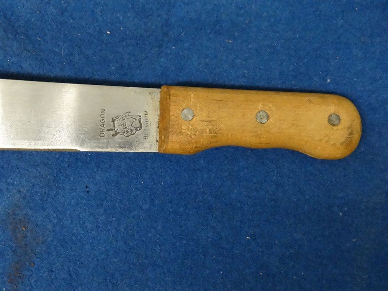 MACHETE - BELGIUM - WOOD HANDLE - 27.5'' OVERALL: MACHETE - BELGIUM - WOOD HANDLE - 27.5'' OVERALL