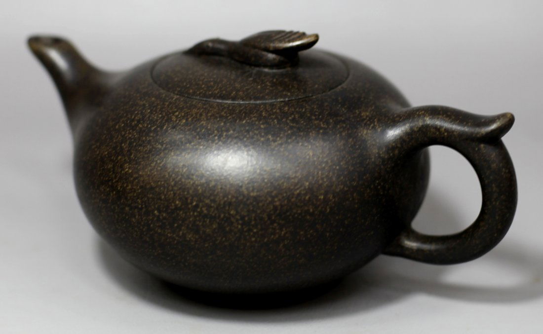 ZISHA TEAPOT: H: 3.5"