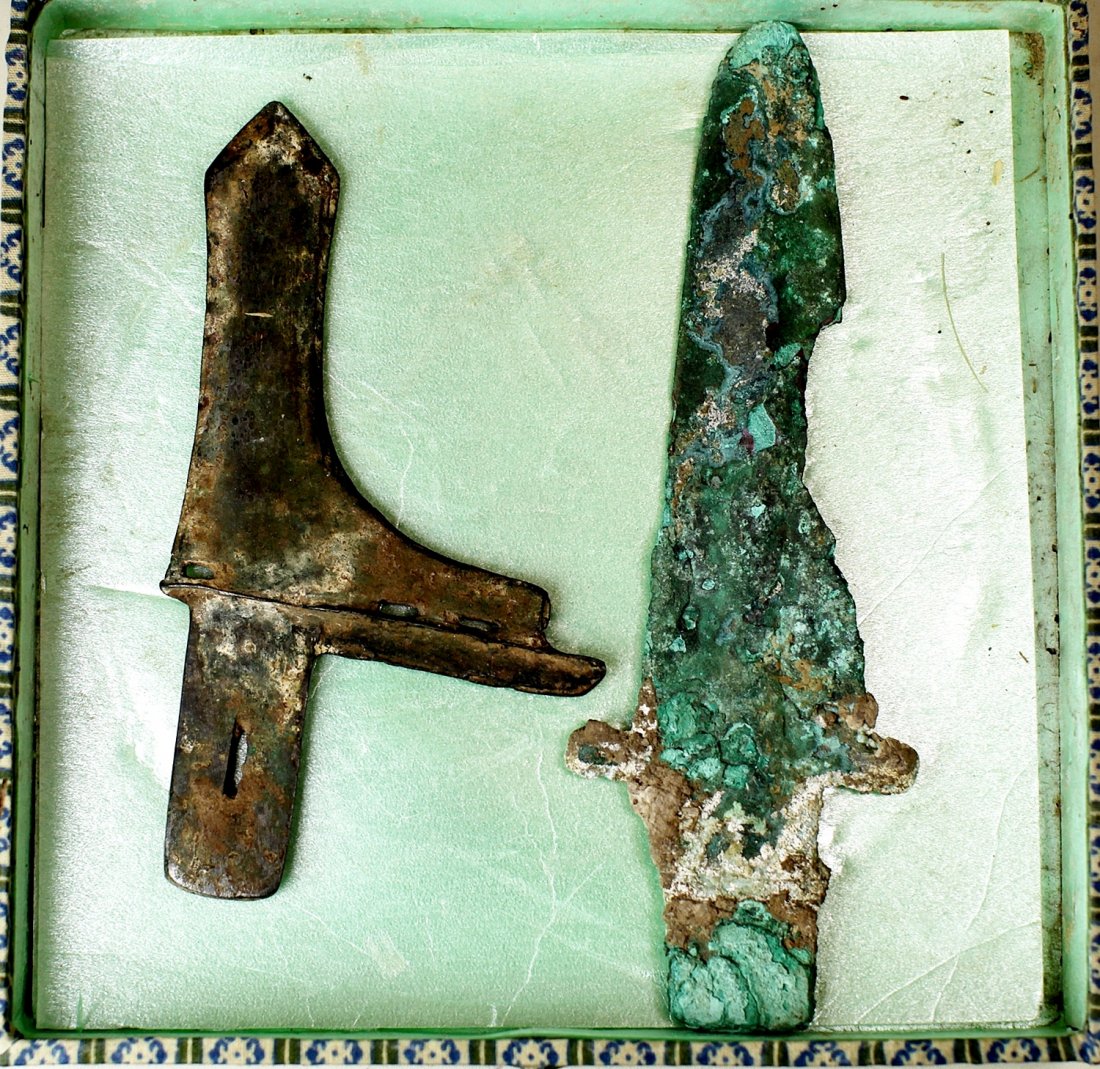 BRONZE SPEAR AND DAGGER-AXE: L: 7", 8.75"