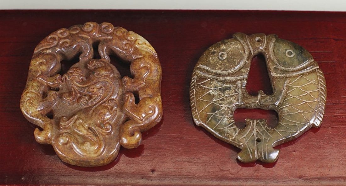 TWO PIECES OF JADE CARVINGS: L: 2-2.2"