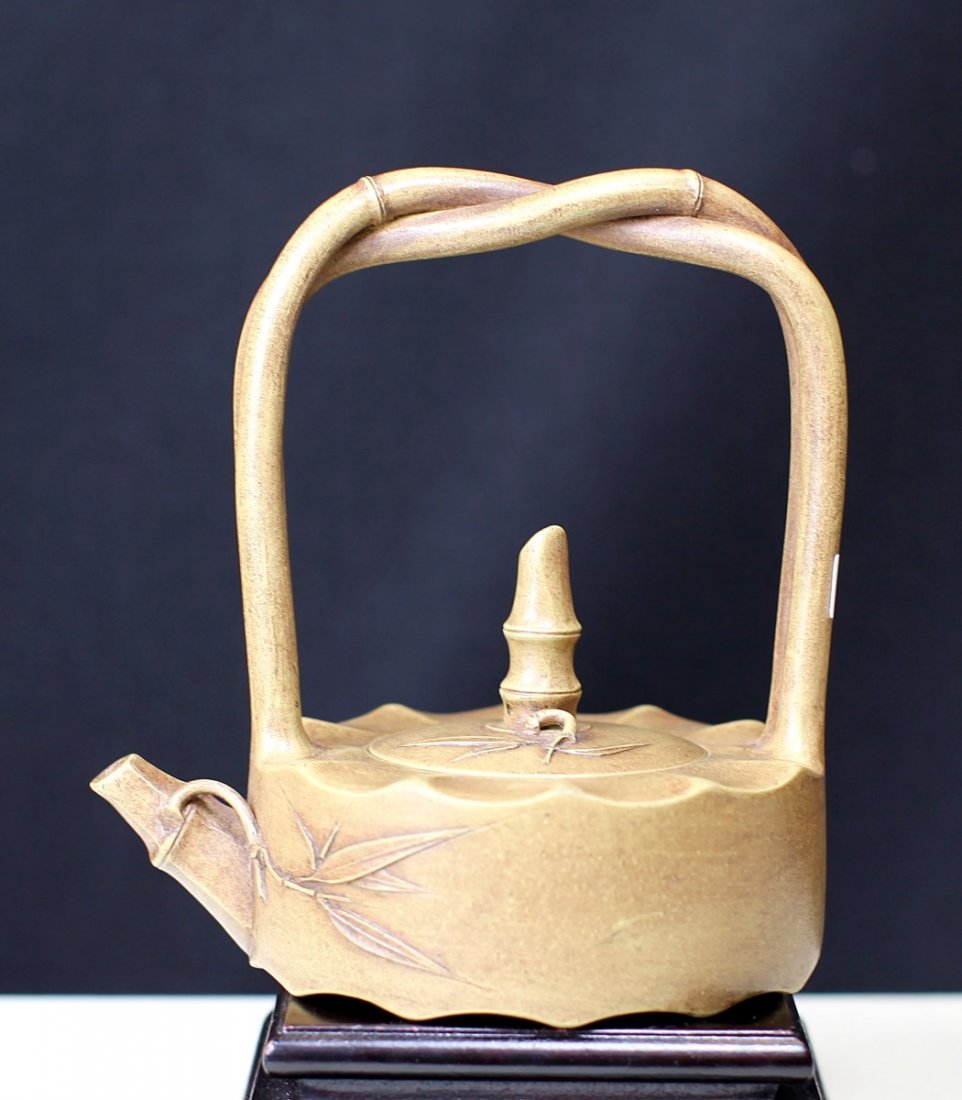 ZISHA POTTORY TEAPOT: 19th Century; D: 4.5", H: 6.5"