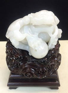 WHITE JADE CARVING: H: 3"