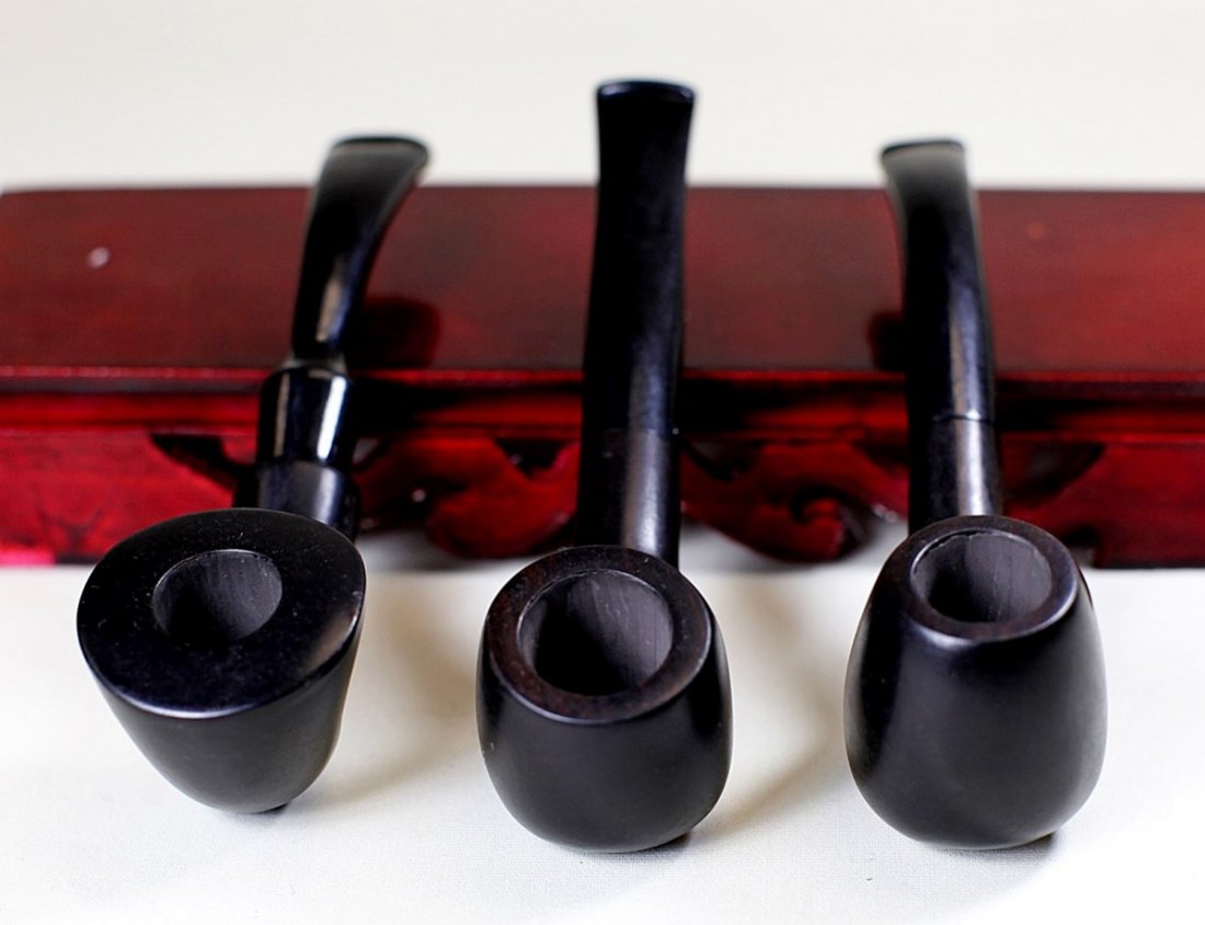 THREE VERY FINE EBONY TOBACCO PIPES: 20th Century; Length:5.5 inch