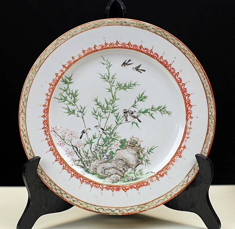FAMILLE ROSE PORCELAIN PLATE: Early 20th Century. Diameter: 10 inch, Height: 1 inch. This item was consigned by The Rhode Island Amitabha Buddhist Assocation, and all commission will be donated to the Rhode Island Amitabha Buddhis