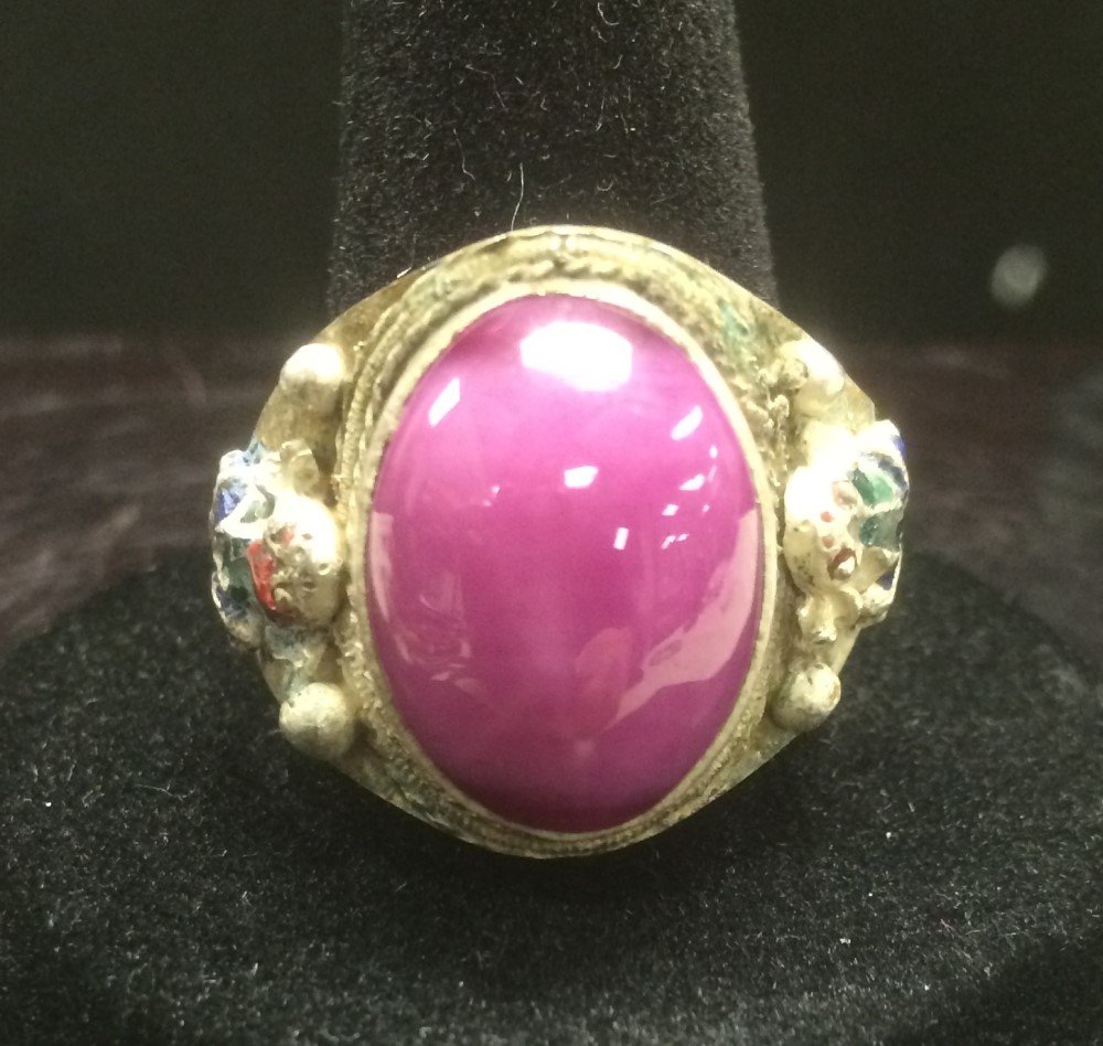 SILVER RING INLAID WITH CAT-EYE STONE: Length: 5/8 inch