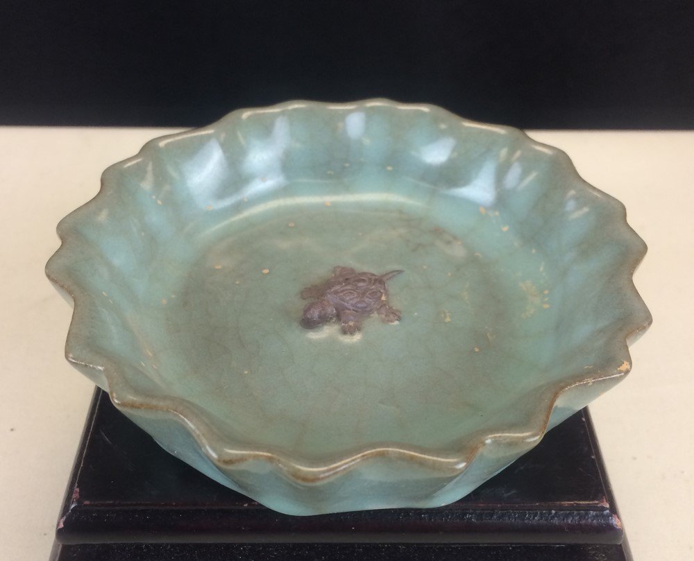 CELADON GLAZED PORCELAIN BRUSH WASHER: Diameter: 4.5 inch, Height: 1.25 inch