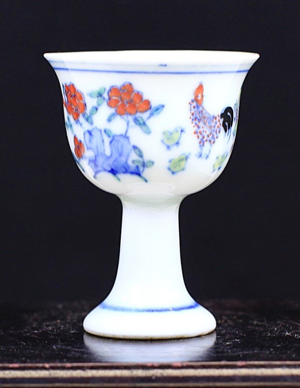 DOU-CAI GLAZED PORCELAIN HIGH-FOOT CUP: 18th Century. Height: 2.25 inch