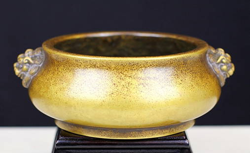 ROUND-FOOT BRONZE CENSOR: 18th Century. Diameter: 6 inch, Height: 2.5 inch