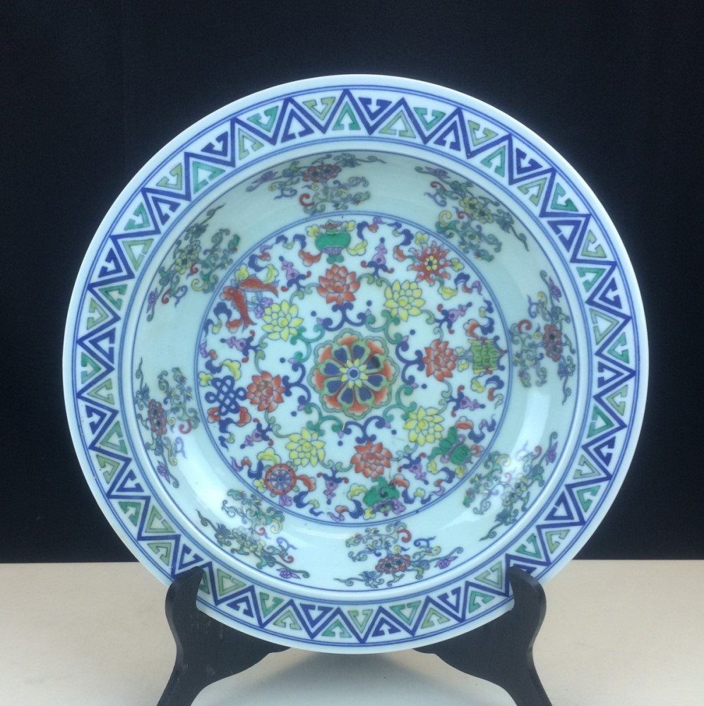 DOU-CAI GLAZED PORCELAIN PLATE: Diameter: 13.5 inch, Height: 2.25 inch