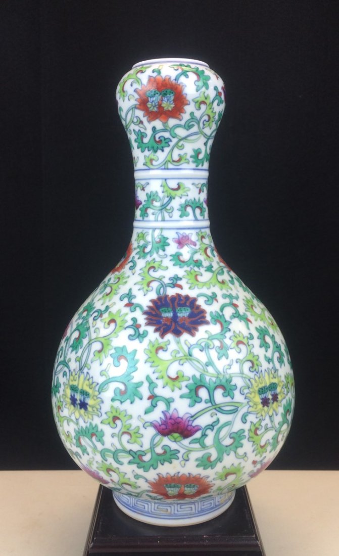 DOU-CAI GLAZED PORCELAIN VASE: Height: 11 inch