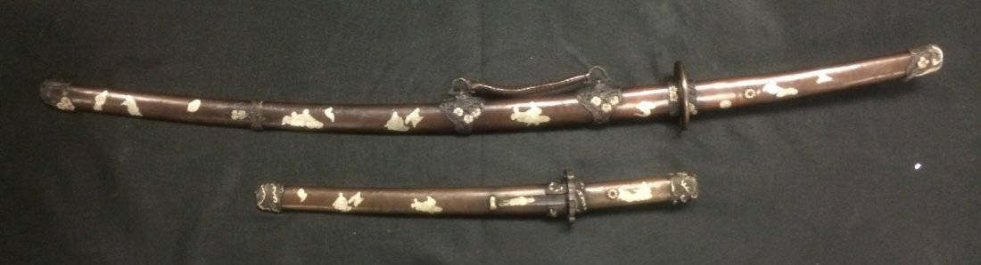 ONE SET OF JAPANESE SWORD: Late 19th Century. Length: 24-48 inch