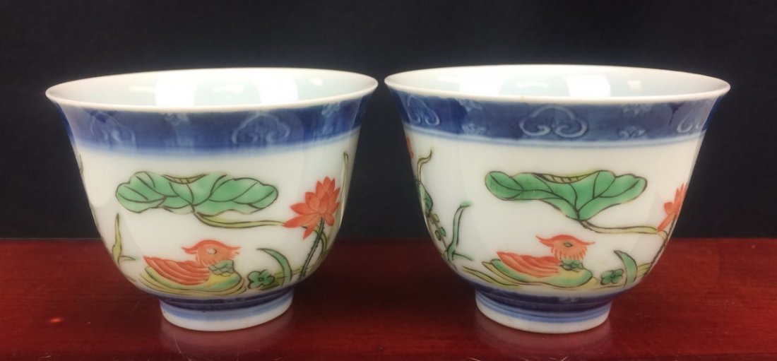 PAIR OF DOU-CAI GLAZED PORCELAIN CUPS: 19th Century. Diameter: 2.5 inch, Height: 2 inch