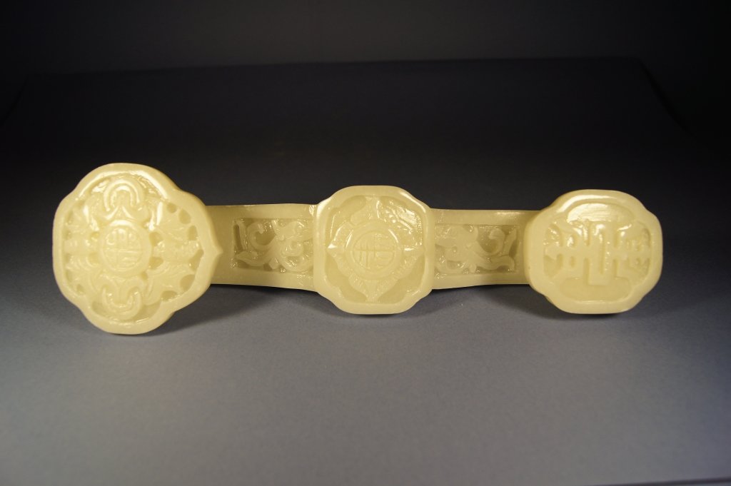 Chinese antique white jade scepter: Chinese antique white jade scepter ; L: 26.3 cm