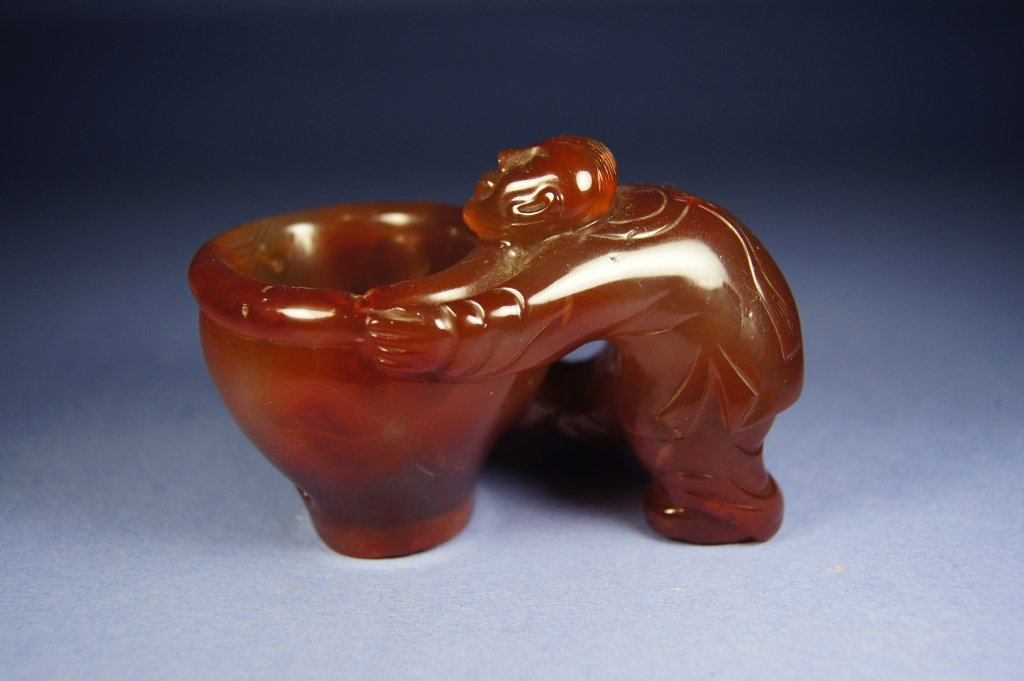 Chinese antique Agate brush washer: Chinese antique Agate brush washer ; H: 6 cm ,W: 9 cm