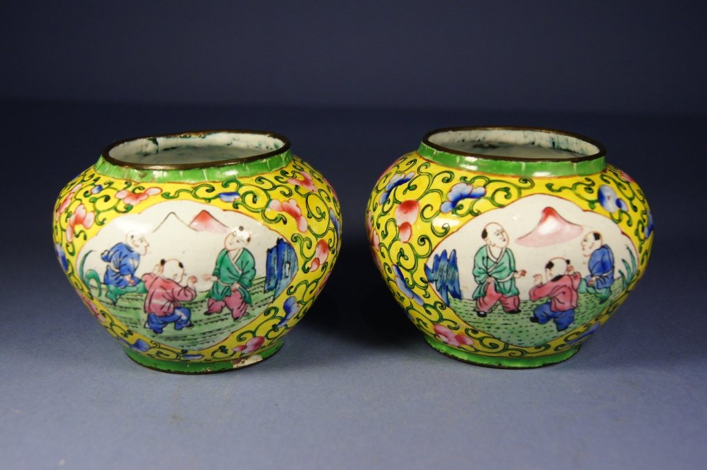 Pair of Chinese Enamel copper water pot; 19th C: Pair of Chinese Enamel copper water pot; 19th C ; H: 7 , D: 9 cm