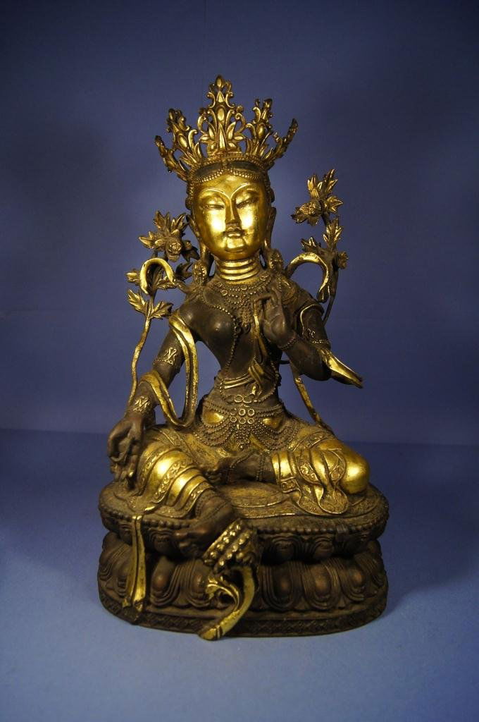 Tibetan antique bronze Kwan Yin statue: Tibetan antique bronze Kwan Yin statue ; mark ; H: 36 cm