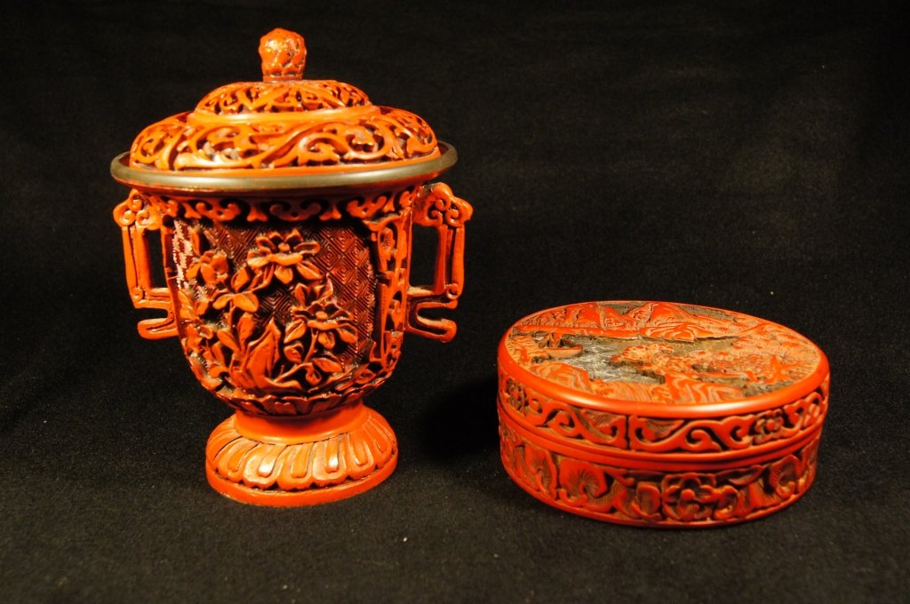 Two Chinese antique Cinnabar lacquer ware: Two Chinese antique Cinnabar lacquer ware ; H: 13 cm (Jar) , H: 3.5 cm , D: 10 cm ( Box )