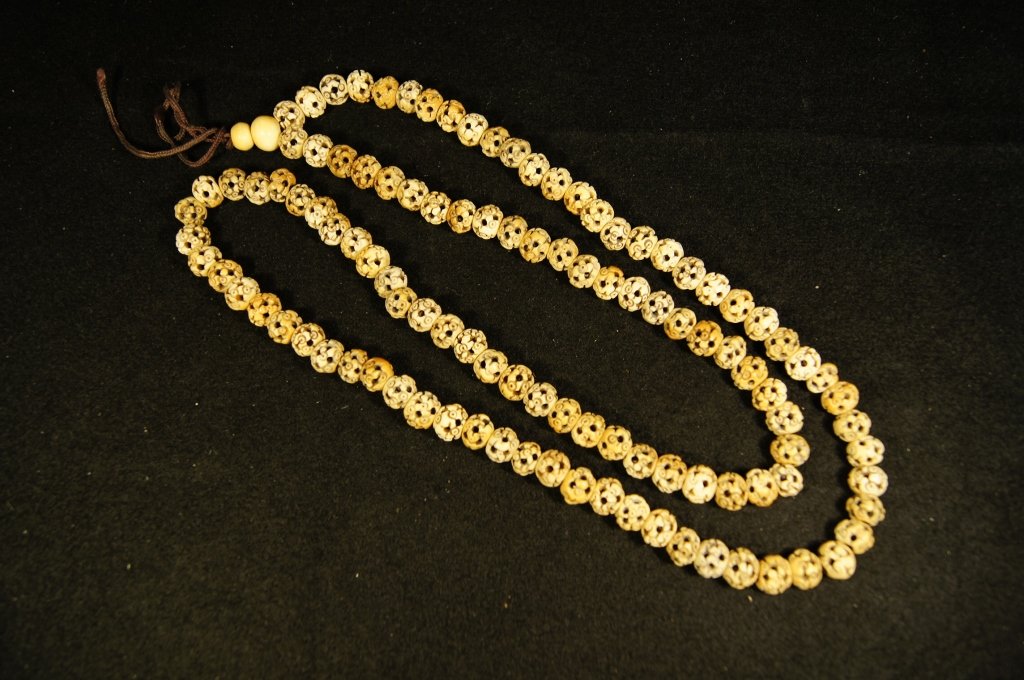 Chinese antique bone carved 108 beads: Chinese antique bone carved 108 prayer's beads ; L: 86 cm