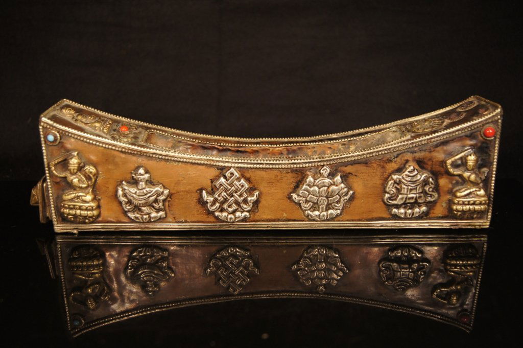 Tibetan antique copper incense box: Tibetan antique copper incense box ; Coral and turquoise deco ; H: 7.5 , W: 27 cm