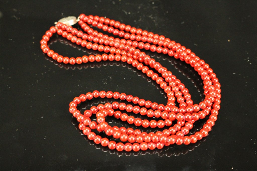 Chinese Red coral beads necklace (1 of 3)