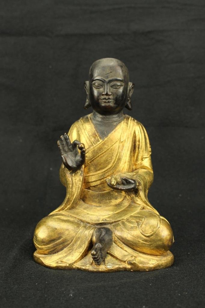 Tibetan antique Gilt bronze Buddha statue (1 of 6)