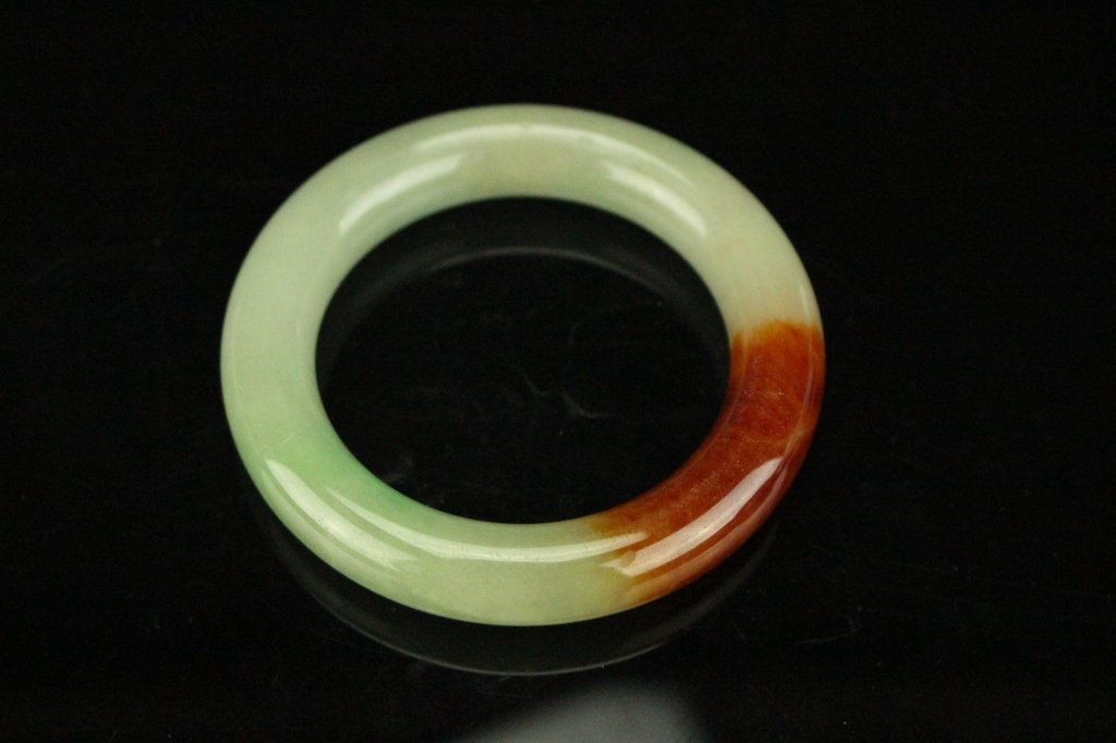 Chinese two tone jade Bangle ; D: 8.3 cm (1 of 2)