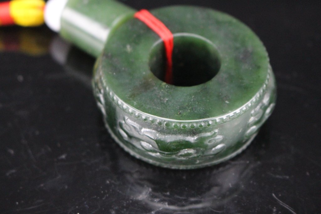 Chinese spinach green jade pendant ; D: 3 cm (1 of 4)