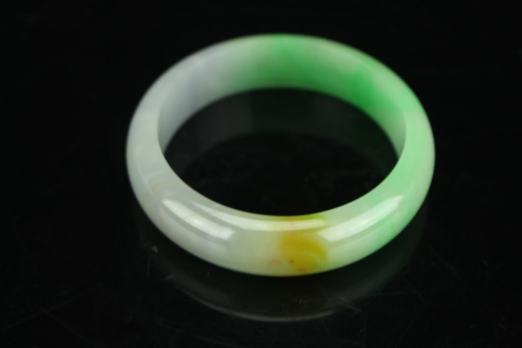 Chinese Multi color jade bangle : D: 7.7 cm (1 of 3)