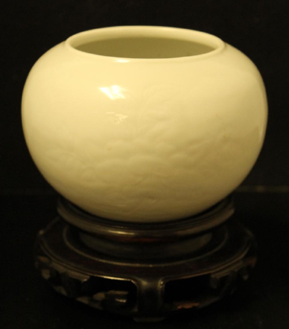 Small Chinese Qing White Glazed Pot (1 of 4)