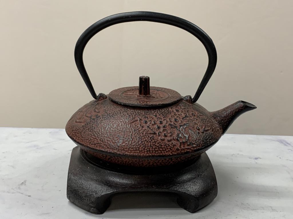 Old Janpanese Teapot: Size: D 8"